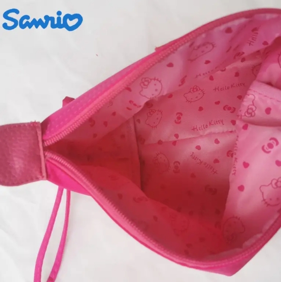 NWT Hello Kitty Makeup Bag - Picture 2 of 3